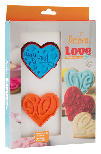 Ausstecher-Set Love You Herzen mit 2 Prägestempel in  präsentiert im Onlineshop von KAQTU Design AG. Ausstecher ist von DECORA