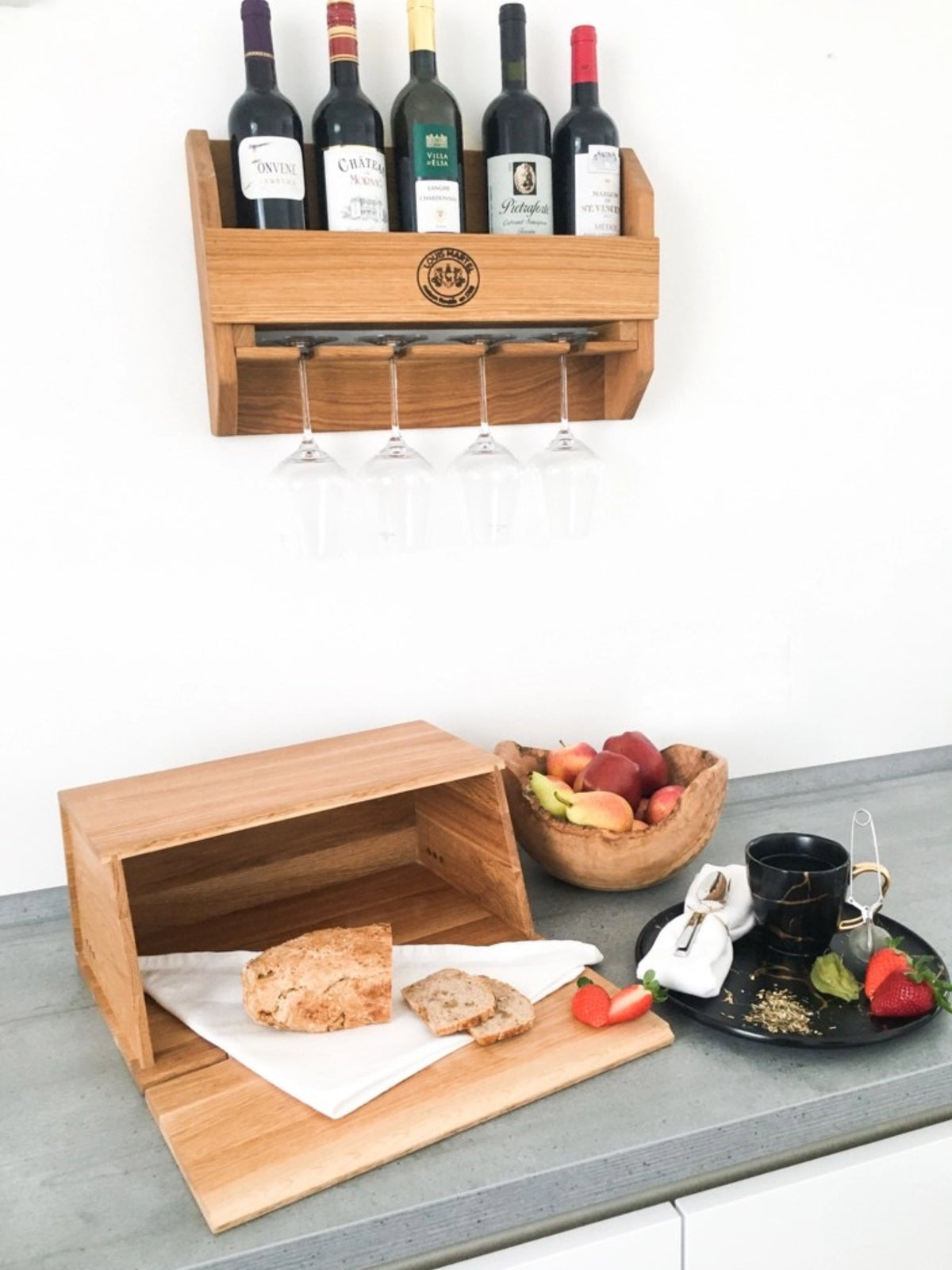 Eiche Brotkasten, 40x26x18.5cm in Braun präsentiert im Onlineshop von KAQTU Design AG. Brotsack ist von Continenta