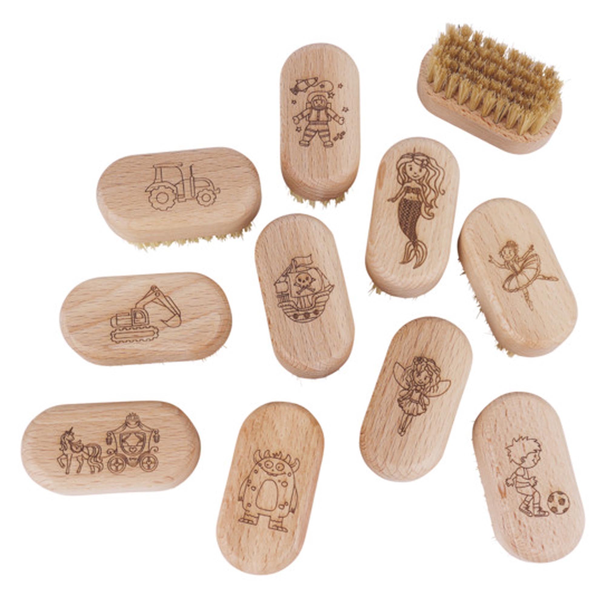 REDECKER Kindernagelbürste mit Motiv 20 Stück im Metalldisplay in  präsentiert im Onlineshop von KAQTU Design AG. Badzubehör ist von REDECKER