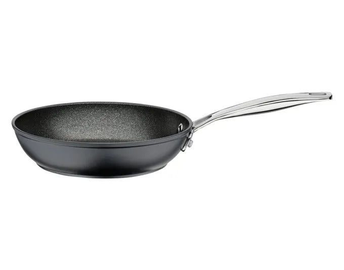 SPRING Bratpfanne Meridian Intense Pro 100% recycled aluminium ø 20 cm in  präsentiert im Onlineshop von KAQTU Design AG. Bratpfanne ist von SPRING