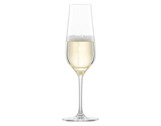 Elegante Sektgläser von ZWIESEL GLAS, ideal für besondere Anlässe. Set aus 2 Gläsern, perfekt für prickelnden Genuss.