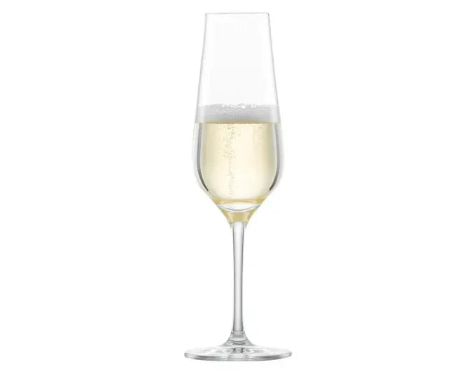 Elegante Sektgläser von ZWIESEL GLAS, ideal für besondere Anlässe. Set aus 2 Gläsern, perfekt für prickelnden Genuss.