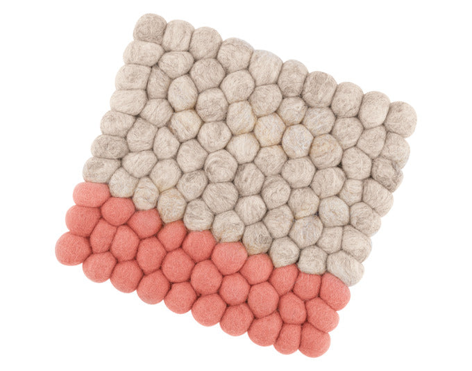 CILIO Untersetzer Lana Due beige-coral 21x21 cm in  präsentiert im Onlineshop von KAQTU Design AG. Pfannenuntersatz ist von CILIO