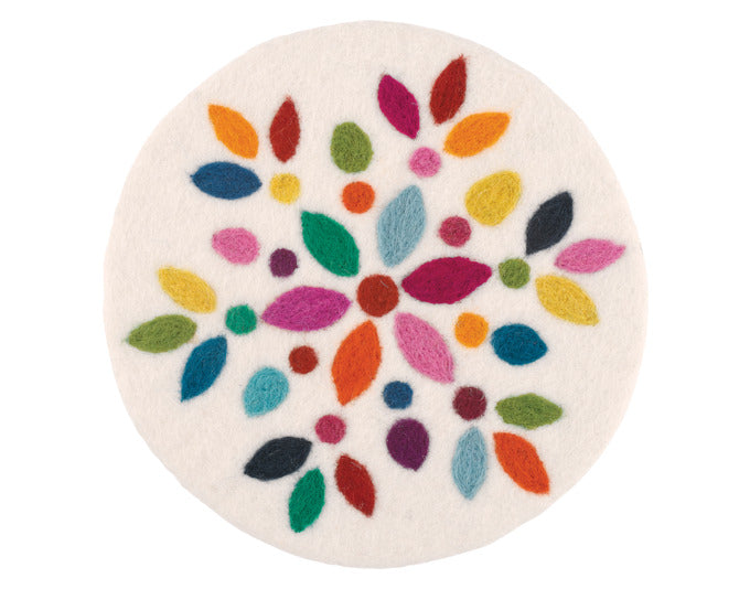 CILIO Untersetzer Lana Fiore weiss bunt ø 21 cm in  präsentiert im Onlineshop von KAQTU Design AG. Pfannenuntersatz ist von CILIO