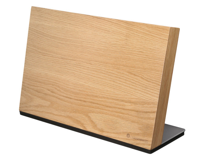 ZASSENHAUS Magnet-Messerblock Studio Eiche bis 8 Messer 36x12.5x23 cm in  präsentiert im Onlineshop von KAQTU Design AG. Küchenhelfer ist von ZASSENHAUS