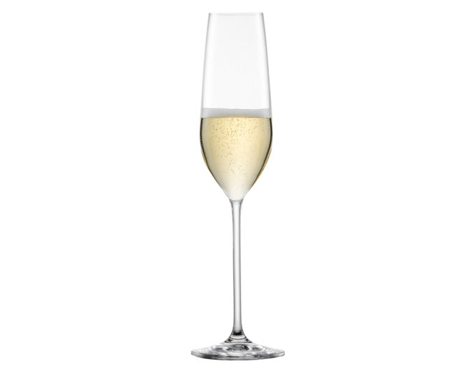 Elegante SCHOTT ZWIESEL Fortissimo Sektgläser, 4er-Set, ideal für stilvollen Genuss, hochwertig und langlebig.