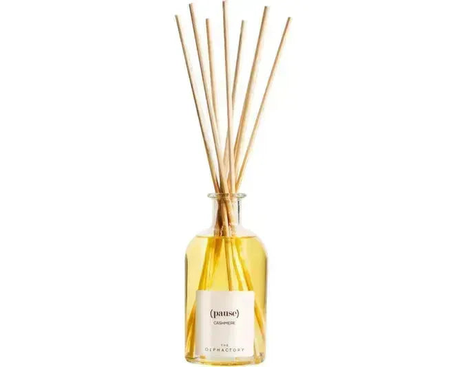 THE OLPHACTORY Raumduft Cashmere 250 ml in  präsentiert im Onlineshop von KAQTU Design AG. Duftöl ist von THE OLPHACTORY
