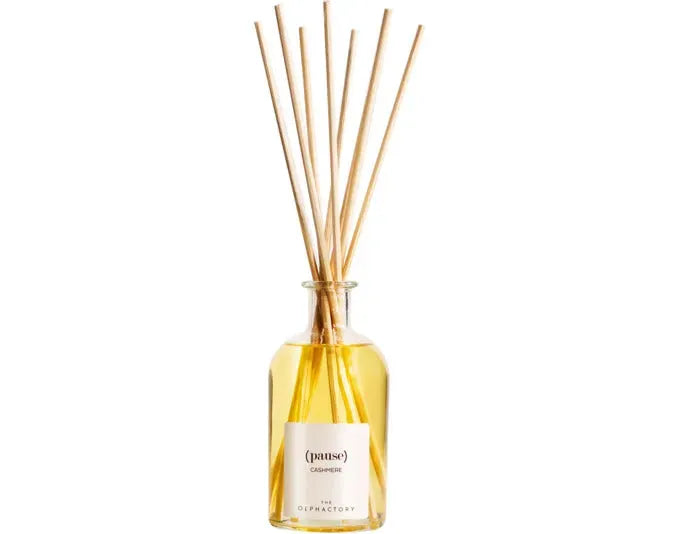 THE OLPHACTORY Raumduft Cashmere 250 ml in  präsentiert im Onlineshop von KAQTU Design AG. Duftöl ist von THE OLPHACTORY
