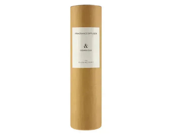 Eleganter Raumduft mit warmen Noten von Zedernholz und Oud, 100 ml, ideal für ein luxuriöses Ambiente in jedem Raum.