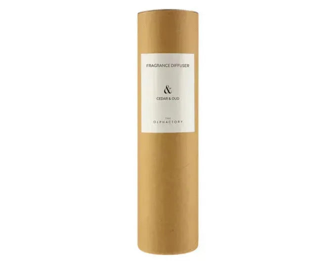 Eleganter Raumduft mit warmen Noten von Zedernholz und Oud, 100 ml, ideal für ein luxuriöses Ambiente in jedem Raum.
