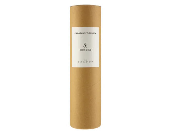 Eleganter Raumduft mit warmen Noten von Zedernholz und Oud, 100 ml, ideal für ein luxuriöses Ambiente in jedem Raum.