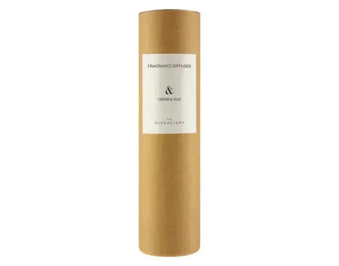 Eleganter Raumduft mit warmen Noten von Zedernholz und Oud, 100 ml, ideal für ein luxuriöses Ambiente in jedem Raum.