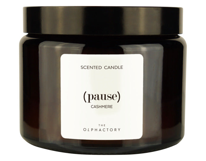 THE OLPHACTORY Duftkerze L Cashmere 360 g 60 h in  präsentiert im Onlineshop von KAQTU Design AG. Kerzen ist von THE OLPHACTORY
