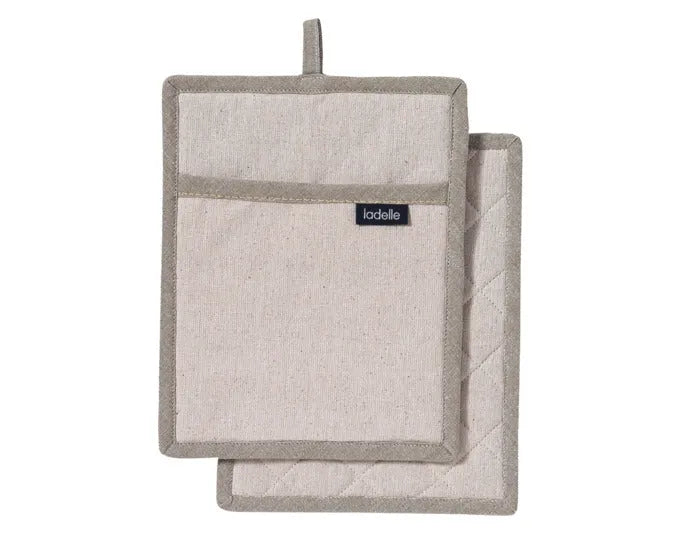 LADELLE Topflappen Eco Recycled natural 19x24 cm 2 Stk. in  präsentiert im Onlineshop von KAQTU Design AG. Backutensilien ist von LADELLE
