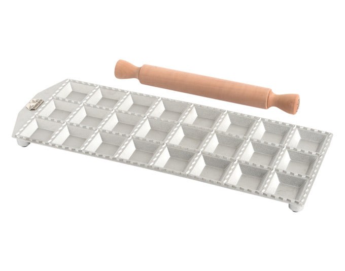 MARCATO Ravioliform Classic Line 24er eckig Aluminium-Druckguss mit Nudelholz 50 mm in  präsentiert im Onlineshop von KAQTU Design AG. Küchenhelfer ist von MARCATO