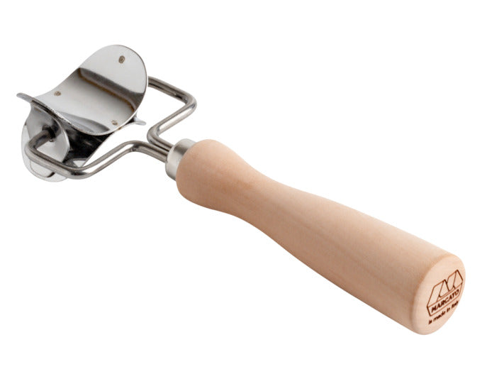 MARCATO Teigrädchen Pasta rund mit Holzgriff 4.5 cm in  präsentiert im Onlineshop von KAQTU Design AG. Backutensilien ist von MARCATO