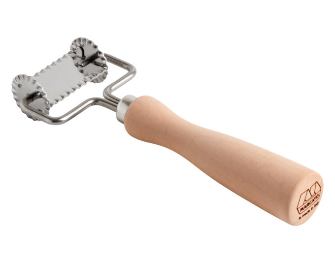 MARCATO Teigrädchen Pasta eckig gezackt mit Holzgriff 4 cm in  präsentiert im Onlineshop von KAQTU Design AG. Backutensilien ist von MARCATO