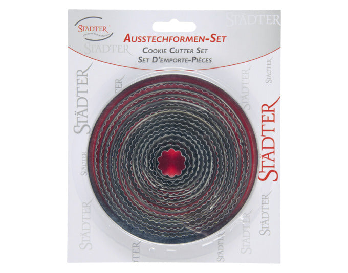 Set aus gewellten Ausstechformen von STÄDTER, ideal für Backen und Dekorieren, Durchmesser von 2 bis 11 cm, hochwertige Qualität.