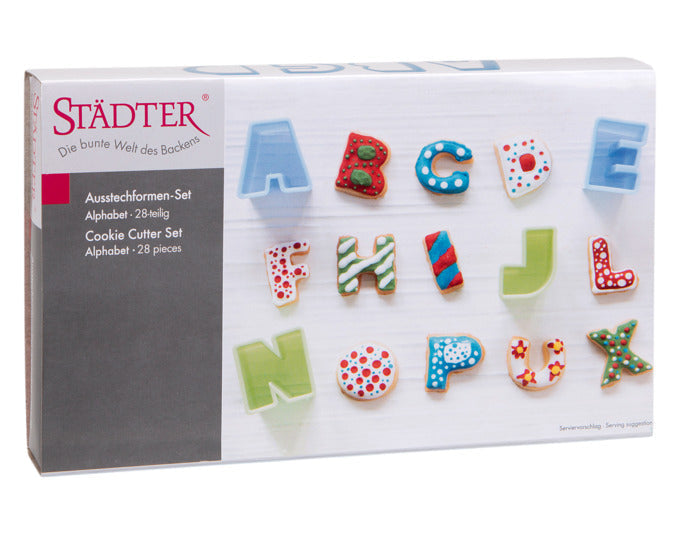 Ausstecher-Set mit 28 Buchstaben, ideal für kreative Backideen. Perfekt für Kekse und Dekorationen. Größe: 2,5 cm, von STÄDTER.