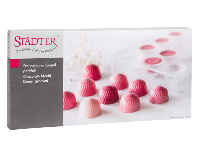 Transparente Pralinenform von STÄDTER, ideal für Kuppelpralinen. Maße: 13,5x27,5x2,5 cm. Perfekt für kreative Schokoladenideen.