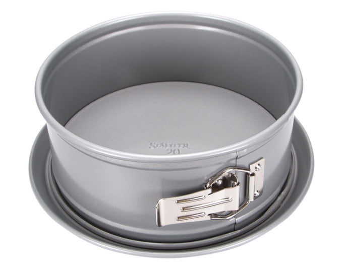 STÄDTER Springform ø 28x7 cm silber We love Baking in  präsentiert im Onlineshop von KAQTU Design AG. Backform / Backblech ist von STÄDTER