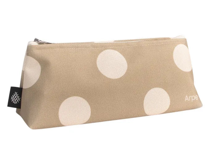 ARPE Necessaire XS dots sand cream 8 x 18 cm in  präsentiert im Onlineshop von KAQTU Design AG. Badzubehör ist von ARPE