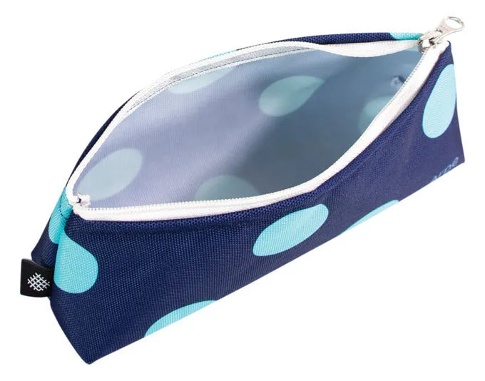 Kompaktes Necessaire ARPE XS in ocean blue mit Punkten, 8x18 cm, ideal für unterwegs, stilvoll und praktisch.