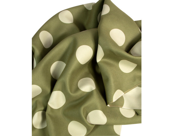 ARPE Handtuch dots olive green 50 x 95 cm in  präsentiert im Onlineshop von KAQTU Design AG. Badzubehör ist von ARPE