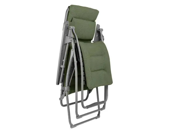 Komfortabler Relaxsessel LAFUMA Futura BeComfort® XL in Olive mit robustem Titane-Gestell, ideal für Entspannung.