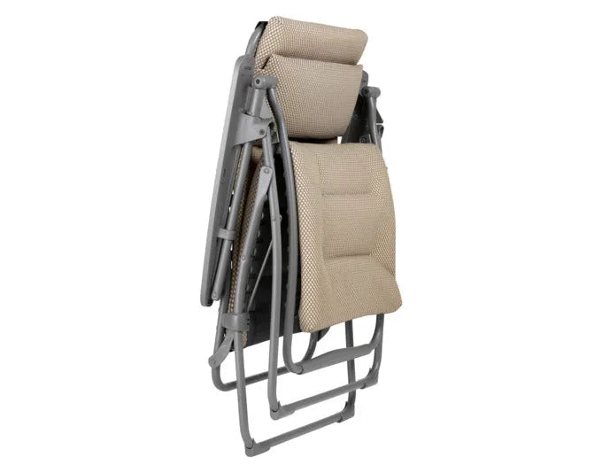 Ergonomischer Relaxsessel LAFUMA Futura BeComfort® in Moka mit robustem Titangestell, ideal für Komfort und Entspannung.