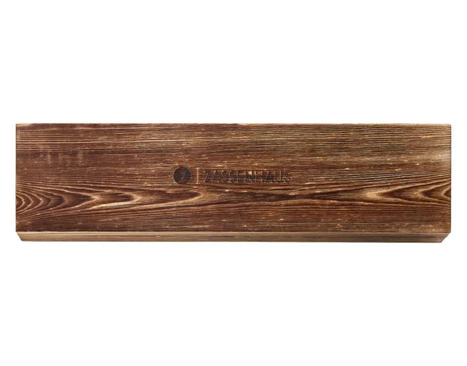 Das ZASSENHAUS Santokumesser Kyoto bietet eine 28,6 cm lange Klinge, ideal für präzises Schneiden in der Küche.