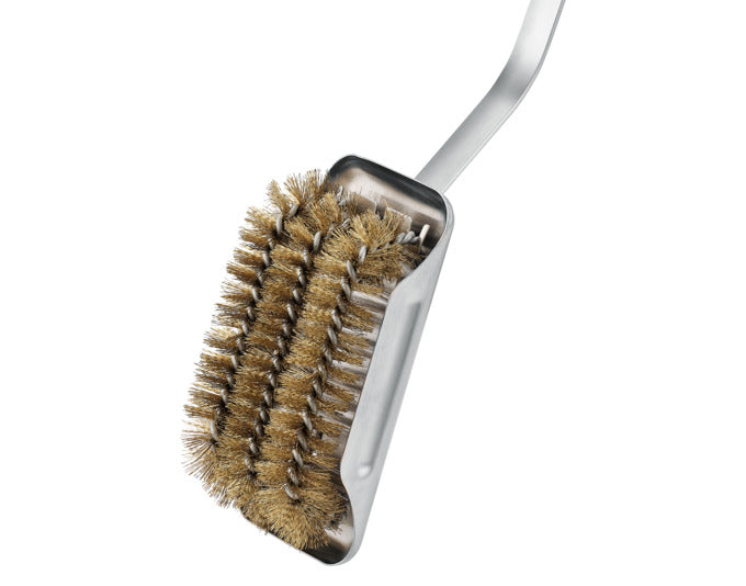 RÖSLE Grillbürste Slide X: Hochwertige Messingborsten, 47 cm Länge, ideal für schonende und gründliche Grillreinigung.