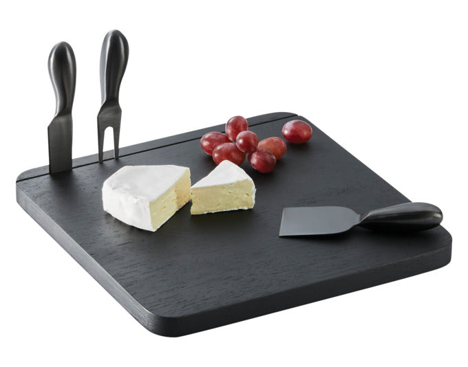 Elegantes PHILIPPI Käseschneidbrett Fromage in Schwarz, 28x28x2 cm, inklusive 3 Messer, ideal für stilvolles Servieren von Käse.