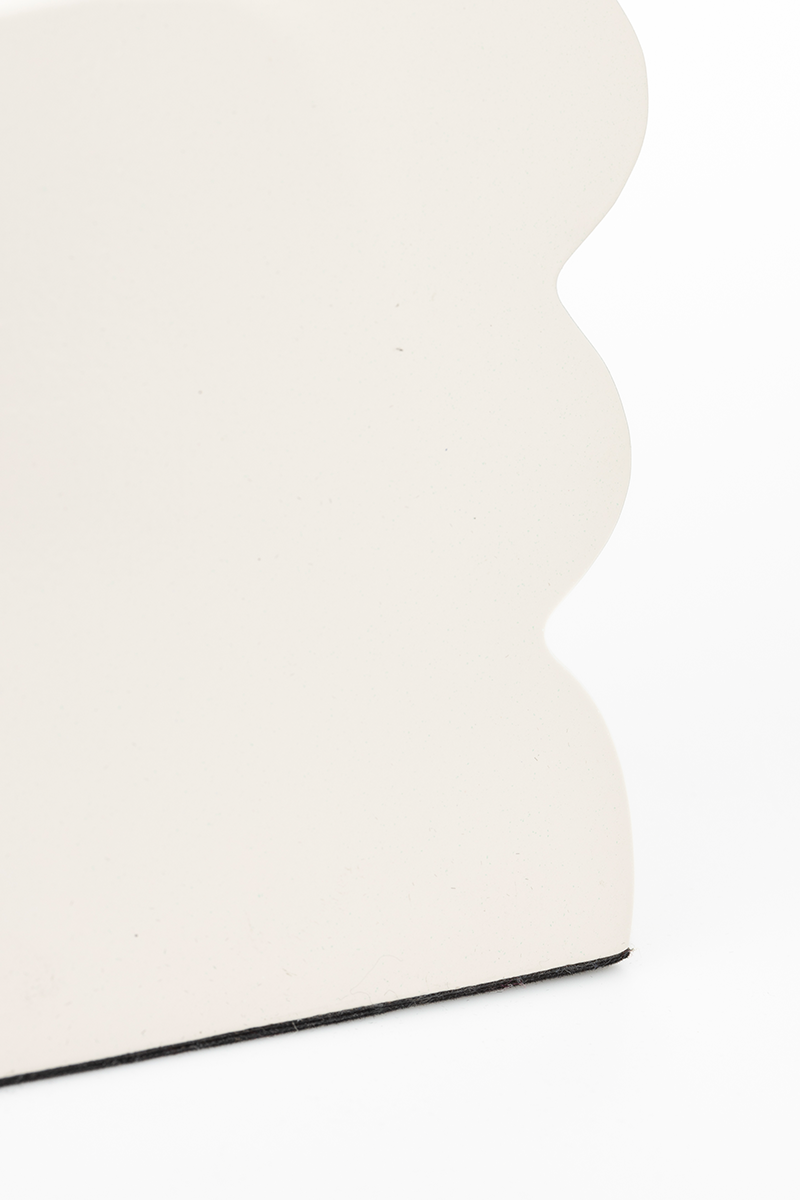 Hocker Curves  in Shiny Beige präsentiert im Onlineshop von KAQTU Design AG. Hocker ist von Zuiver