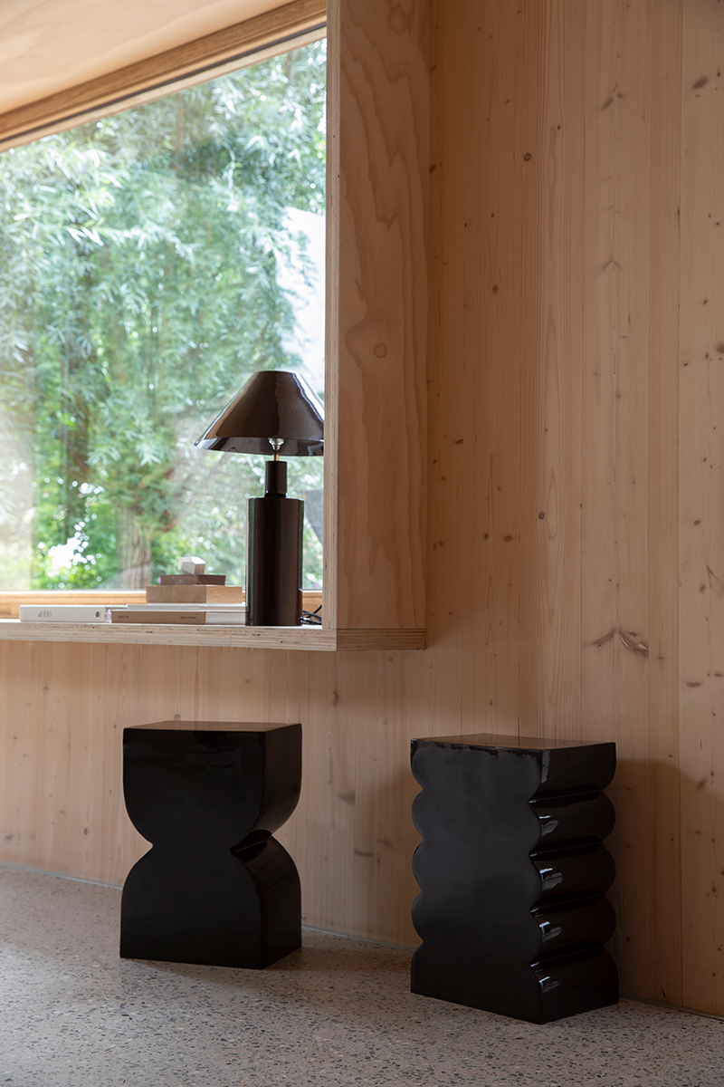 Hocker Cones  in Shiny Beige präsentiert im Onlineshop von KAQTU Design AG. Hocker ist von Zuiver