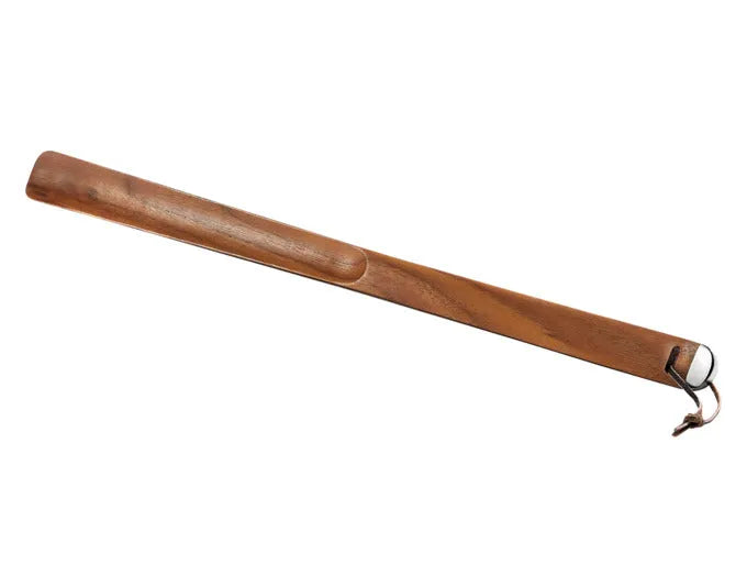 Eleganter Schuhlöffel aus Nussbaumholz und Edelstahl, 59 cm lang, von PHILIPPI. Praktisch und stilvoll für den Alltag.