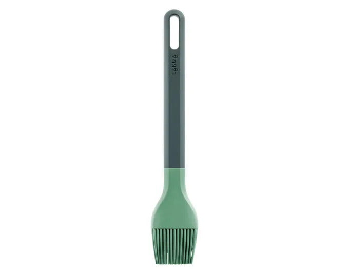 LÉKUÉ Backpinsel Silikon 21x4 cm grün in  präsentiert im Onlineshop von KAQTU Design AG. Backutensilien ist von LEKUE