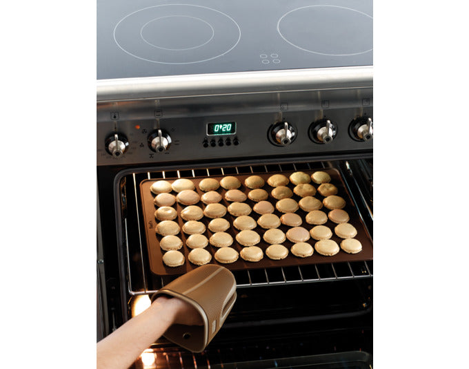 Praktische Silikon-Backmatte von LÉKUÉ, ideal für Macarons, 40x30 cm, antihaftend, wiederverwendbar und leicht zu reinigen.