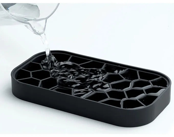 LÉKUÉ Eiswürfelbox Ice Box 22.5x12.5x12 cm schwarz in  präsentiert im Onlineshop von KAQTU Design AG. Barzubehör ist von LEKUE