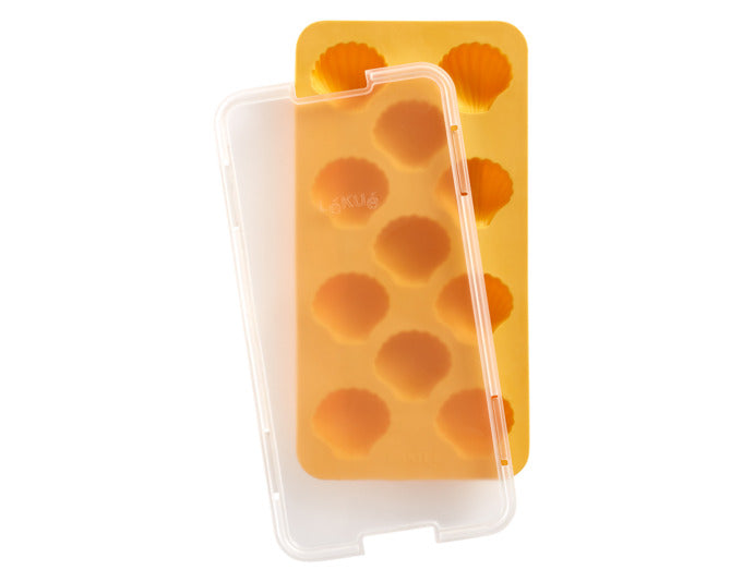 LÉKUÉ Eiswürfelform Muschel mit Deckel 23x12 cm gelb in  präsentiert im Onlineshop von KAQTU Design AG. Barzubehör ist von LEKUE