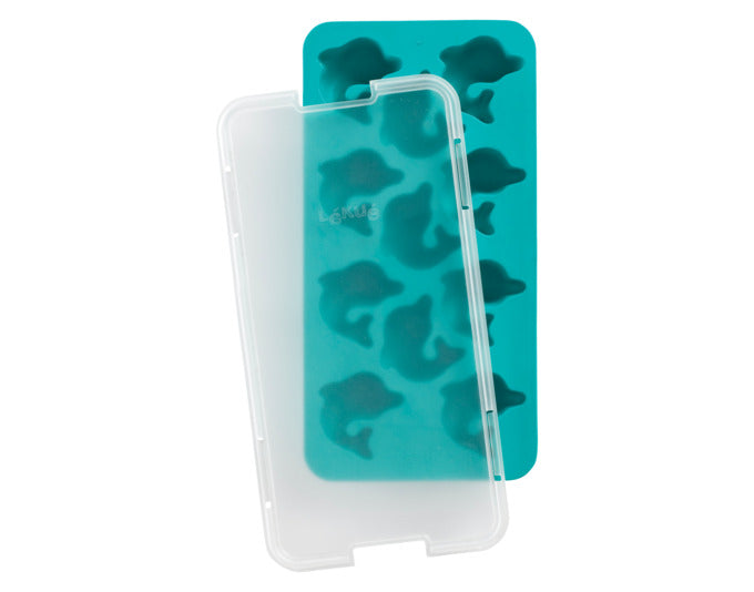 LÉKUÉ Eiswürfelform Delfin mit Deckel 23x12 cm türkis in  präsentiert im Onlineshop von KAQTU Design AG. Barzubehör ist von LEKUE