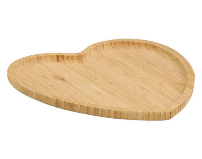 ZELLER Serviertablett Herz Bambus 27x25 cm in  präsentiert im Onlineshop von KAQTU Design AG. Tablett ist von ZELLER PRESENT