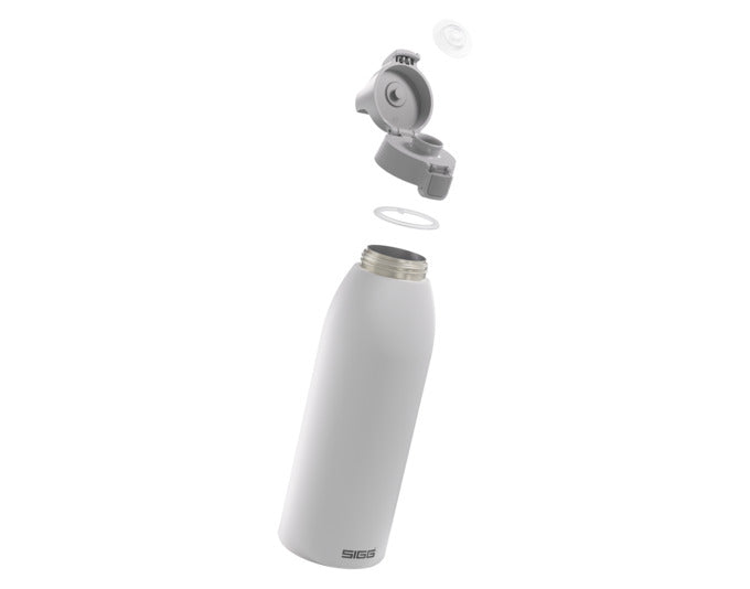 Entdecken Sie die SIGG Shield Therm ONE 1.5 l – die umweltfreundliche Isolierflasche mit herausragender Isolierleistung und modernem Design.