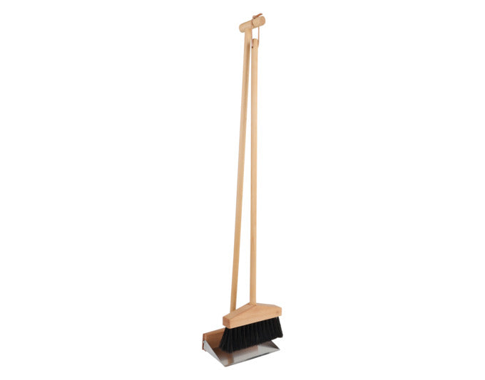REDECKER Kehrgarnitur Set platzsparend Buche Inox 77.5 cm in  präsentiert im Onlineshop von KAQTU Design AG. Haushaltshilfen ist von REDECKER