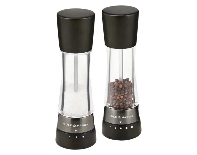 COLE&MASON Pfeffer-/Salzmühlen Set Derwent schwarz 19x6x6 cm in  präsentiert im Onlineshop von KAQTU Design AG. Salz & Pfeffer ist von COLE & MASON
