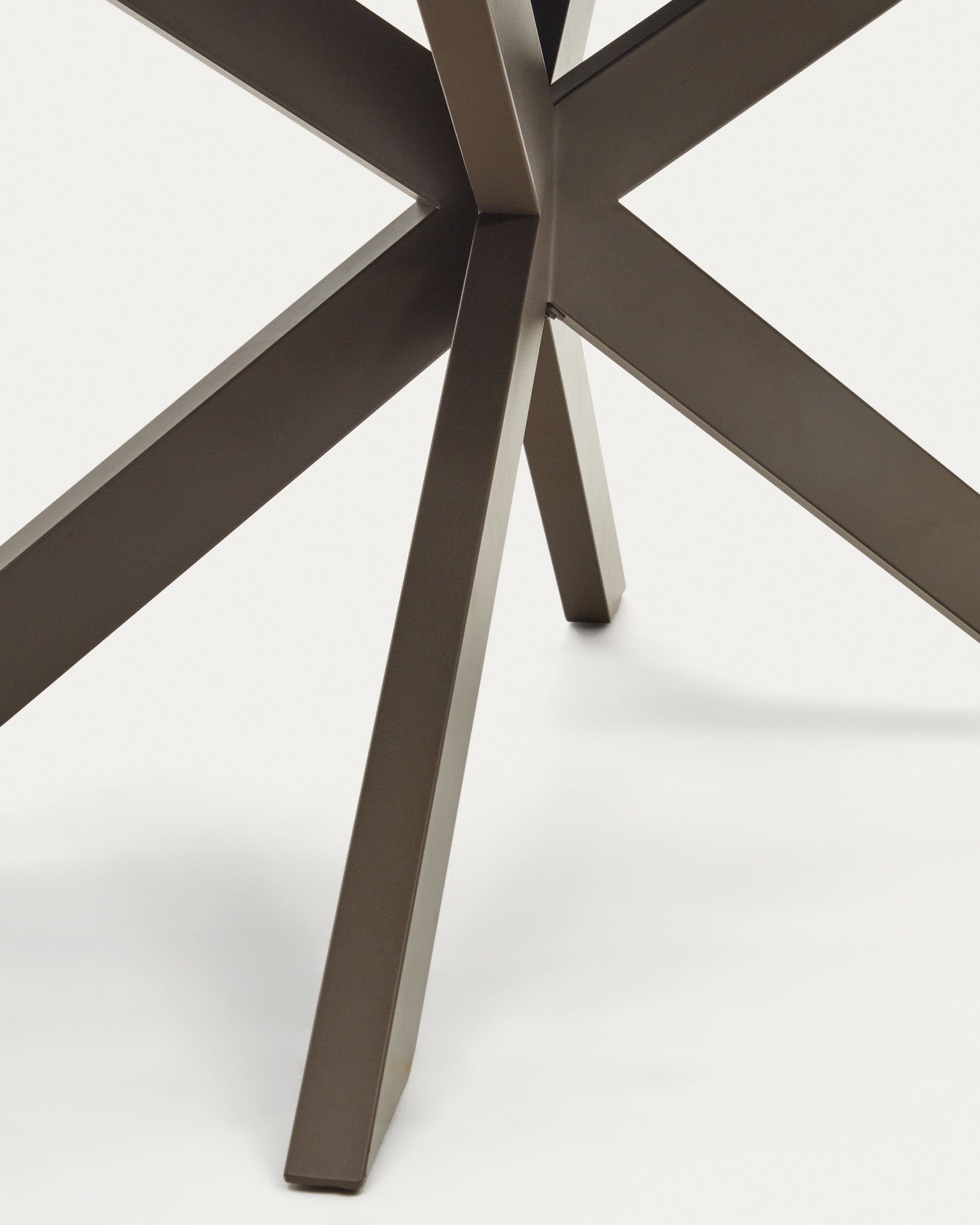 Moderner Atminda Ausziehtisch von Kave Home in Grau, 160(210)x90 cm, mit robuster Feinsteinzeugplatte und stilvollen Stahlbeinen – ideal für gesellige Anlässe.