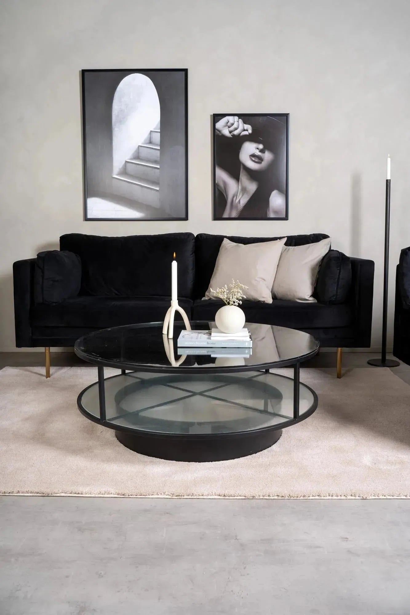 Eleganter Falsterbo Beistelltisch: Glasoberfläche, Eiscreme-Schwarz, 60 cm, vielseitig, modern, pflegeleicht, zeitloses Design.
