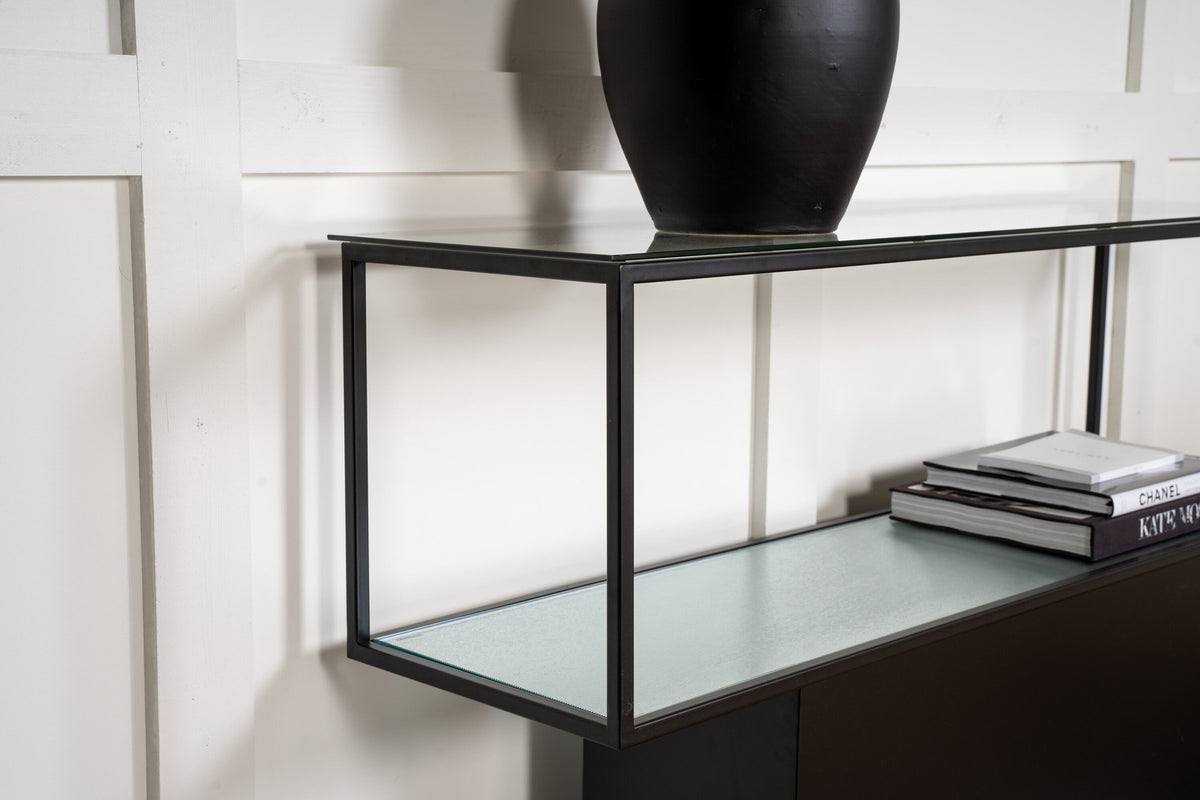 Maglehem Beistelltisch in Schwarz präsentiert im Onlineshop von KAQTU Design AG. Beistelltisch ist von Furniture Fashion