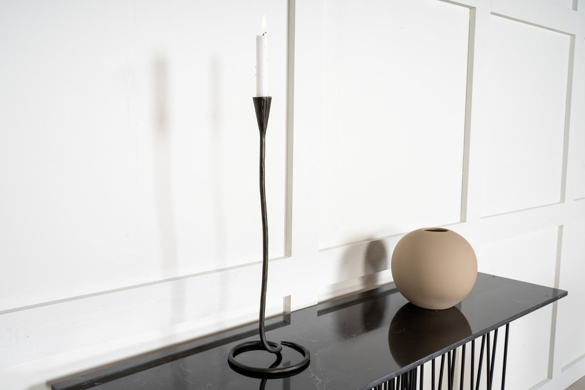 Stone Beistelltisch in Schwarz präsentiert im Onlineshop von KAQTU Design AG. Beistelltisch ist von Furniture Fashion