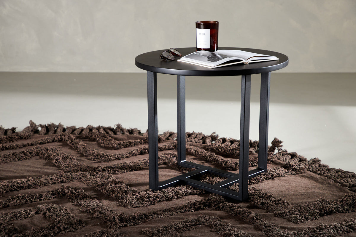 Lawton Coffee Tisch in Schwarz präsentiert im Onlineshop von KAQTU Design AG. Beistelltisch ist von Venture Home